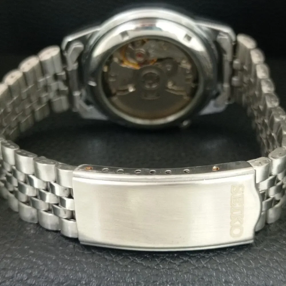 Vintage 1981 Seiko Automatic Mens Silver Watch W/daydate & Red accents